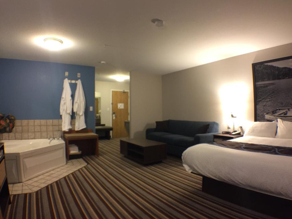 Super 8 By Wyndham Fort Frances Buitenkant foto