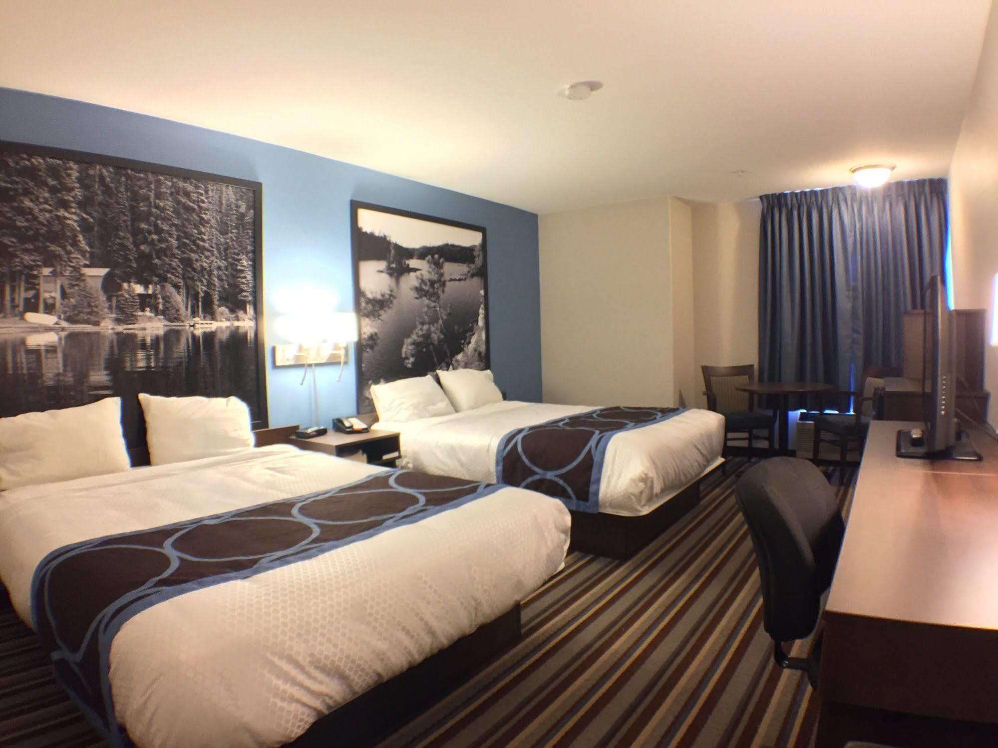 Super 8 By Wyndham Fort Frances Buitenkant foto